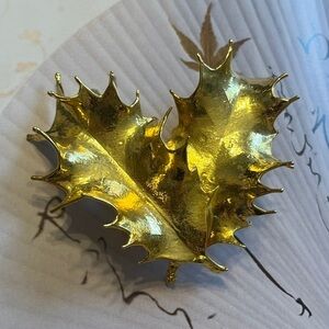 Vintage Large Gold Double Leaf Autumn Leaves Nature Inspired Brooch